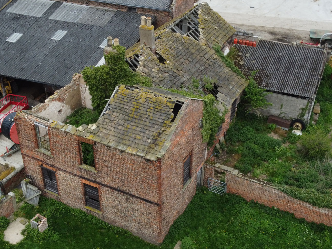Holistic approach: Listed barn for redevelopment